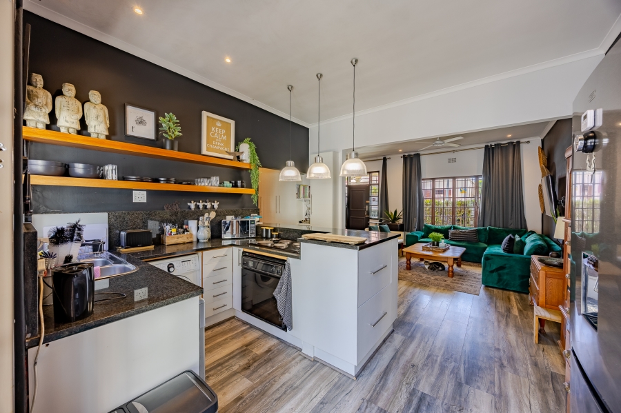 2 Bedroom Property for Sale in Harfield Village Western Cape